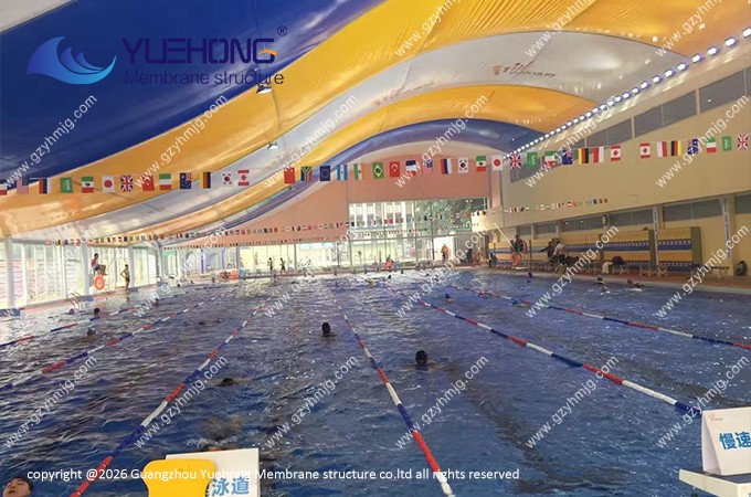 Membrandach für ein Schwimmbad in Guangzhou