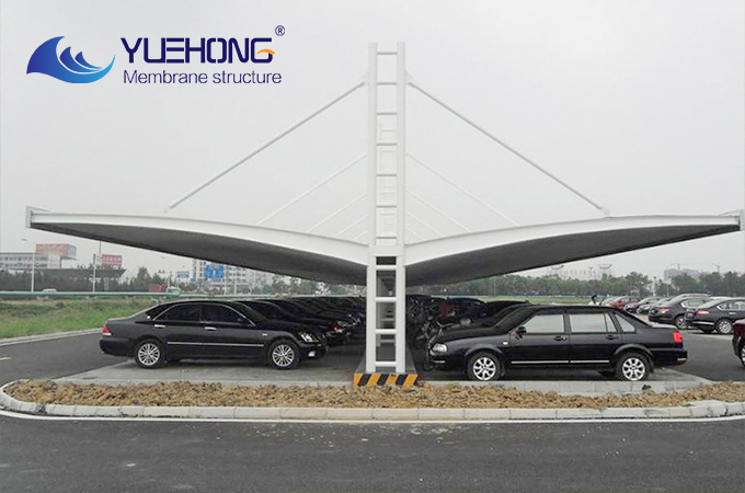 Structure membrane pour abri de stationnement
