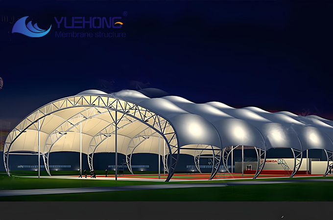 Structures membranaires pour terrains de sport
