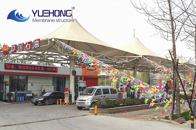 Toiture en membrane structurelle