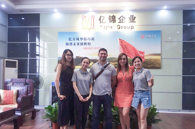 Mit Kunden beim Membran-Stellplatzprojekt, Malaysia